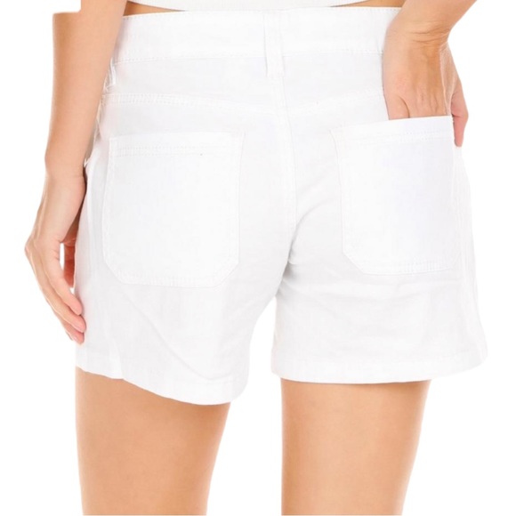SUPPLIES by Unionbay Women's Ronnie White Chino Shorts NWT - Picture 2 of 2